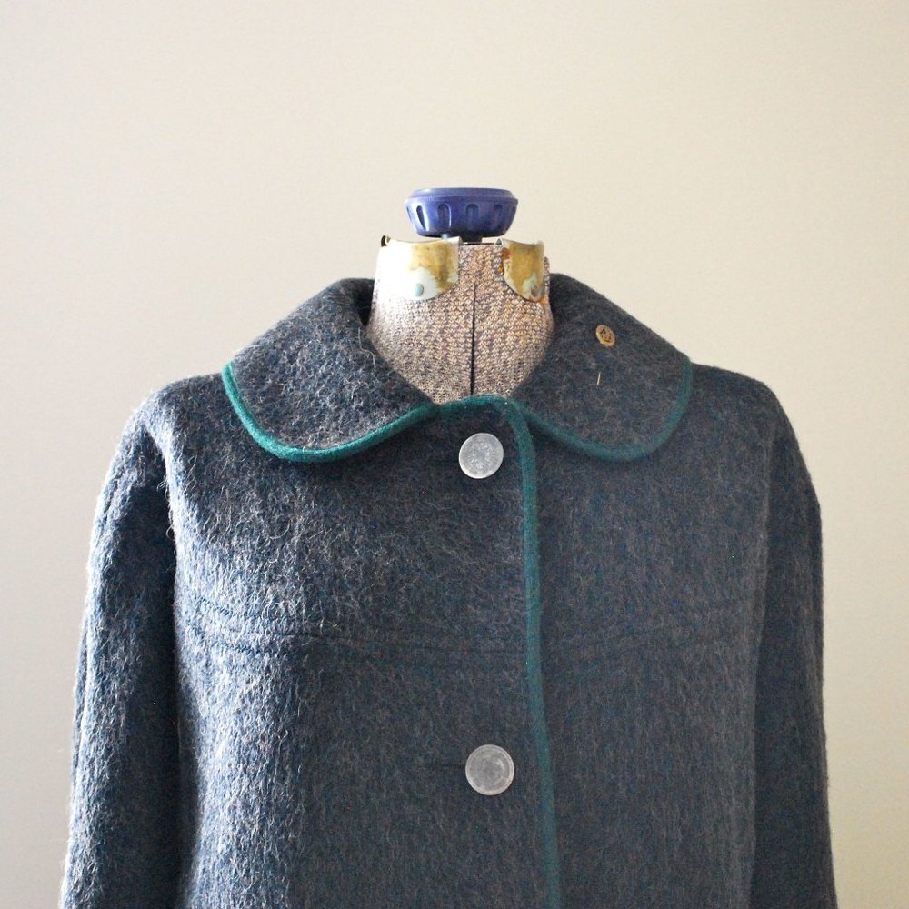 Grey Wool Coat w/ Beautiful Buttons Paisley Lining